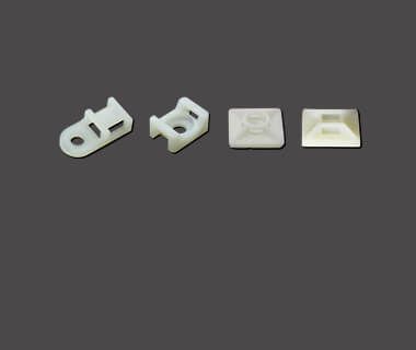 verschiedene-Befestigungsoesen-und-Befestigungssockel