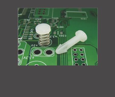 Kuehlkoerper-Federpins-auf-Platine