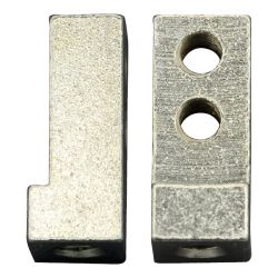 Befestigungselemente-vierkant-mit-Winkel-und-Bohrungen